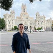 Profesor de inglés imparte clases particulares a niños de todas las edades